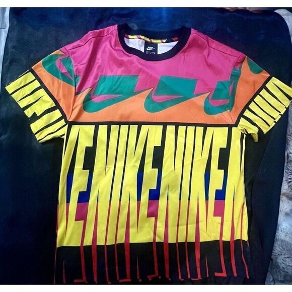 Nike Sportswear Nike Sportswear Logo T-shirt Multicolor size small, Oversized - Picture 4 of 11